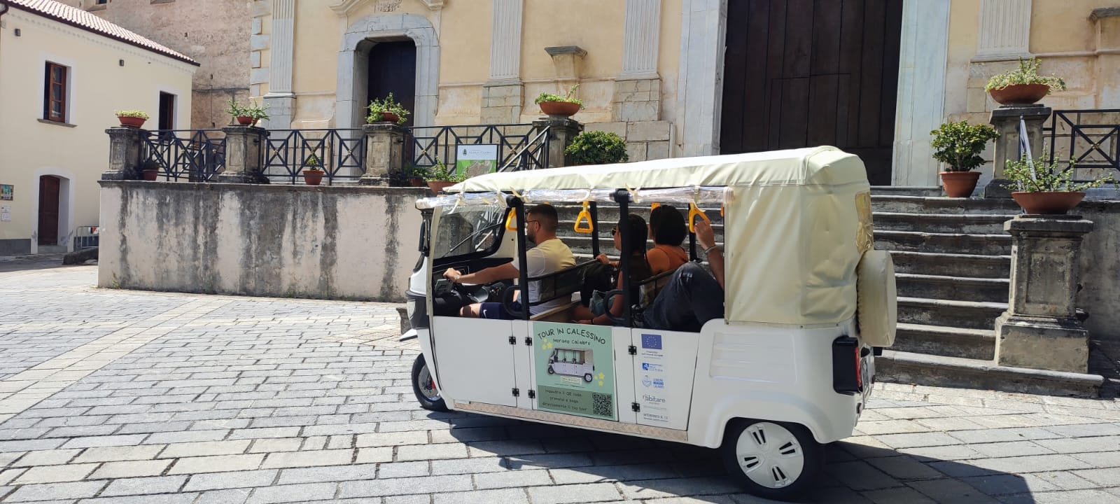 Mobilità green e turismo, a Morano Calabro debutta l’Apecalessino