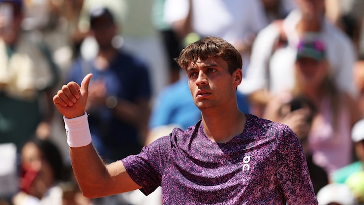 Cobolli batte il cinese Wu ed è al terzo turno del Roland Garros, stasera tocca a Berrettini - Corriere della Sera