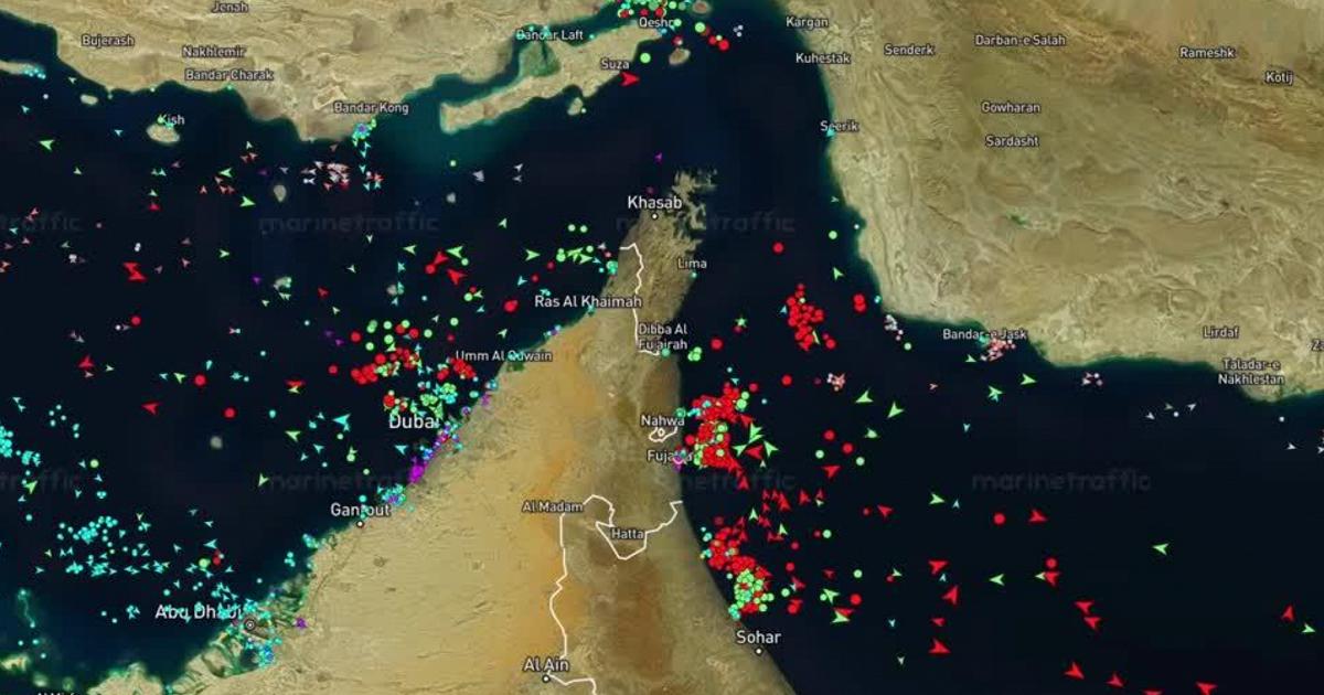 Hormuz, crolla il traffico. Molte petroliere attraversano lo stretto al buio