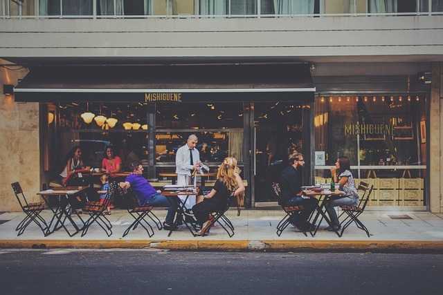 Horeca, in Italia, stipendi stabili a 1.700 euro netti al mese: tutte le tabelle nel nuovo Osservatorio Restworld fotografa un mercato del lavoro sempre complesso