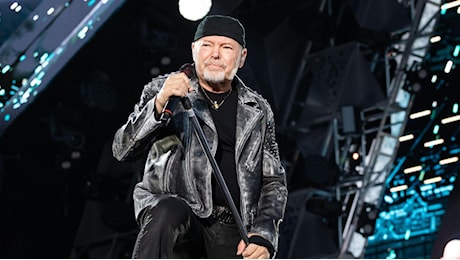 Vasco Rossi, scatta l'allarme truffa per i biglietti del concerto di Udine: sito clone raggira i fan