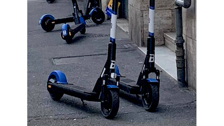 Monopattini a noleggio fermi in città, Bit Mobility: Costretti a sospendere il servizio, ritardi sull'attivazione delle polizze - Città della Spezia