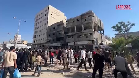Gaza, attacchi aerei israeliani: le immagini della devastazione