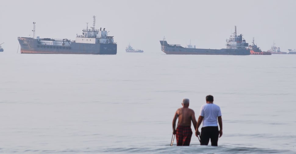 Nona notte di raid Usa in Iran, colpite due petroliere nello Stretto di Hormuz