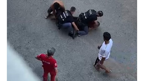 Bologna, dramma al Pilastro: 43enne muore ammanettato dopo un intervento della polizia