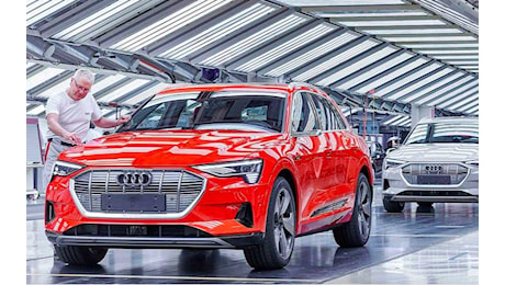 Macron-Merz, l'intesa sull'auto che riapre il motore termico dopo il 2035