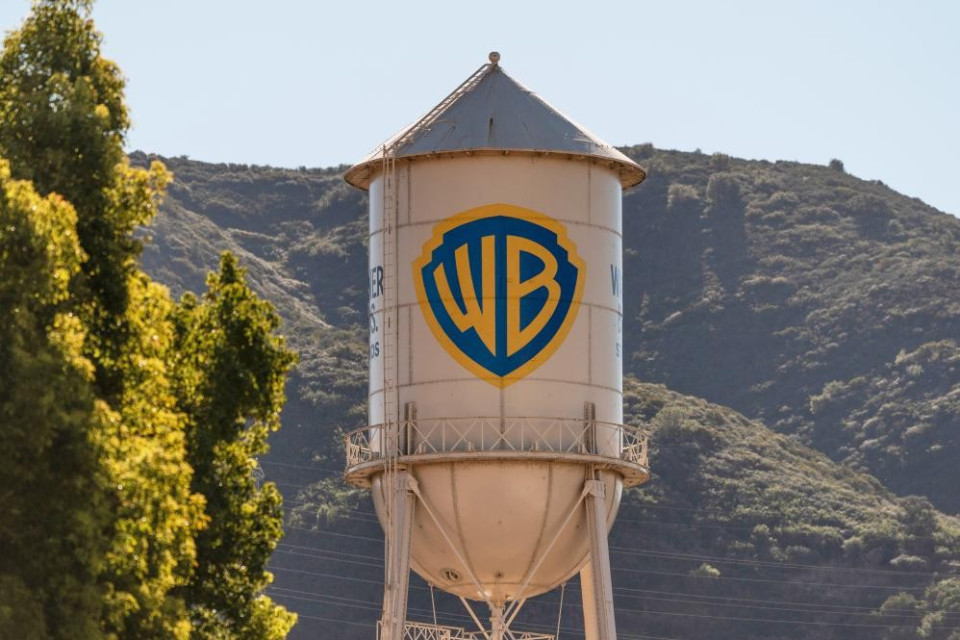Spunta una causa per bloccare l'acquisizione di Warner da parte di Paramount