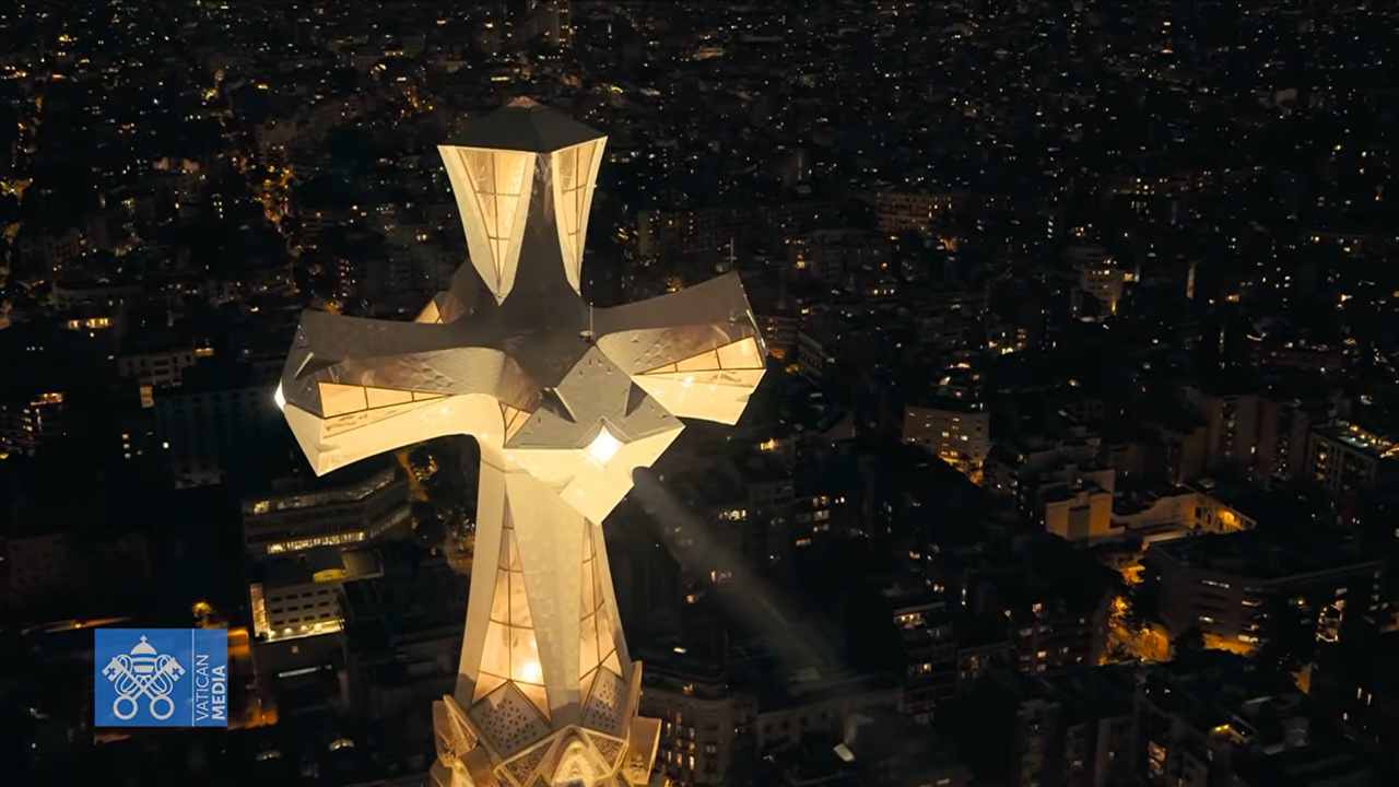 Sagrada Familia: il Papa all’inaugurazione della Croce di Gesù
