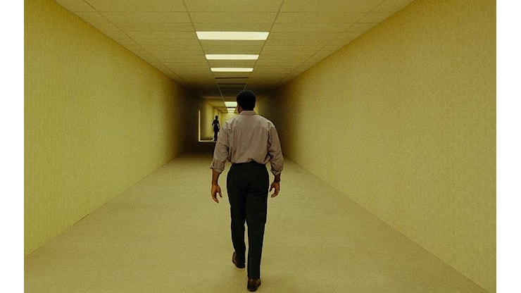 Backrooms – Recensione: chiusa una porta si apre un portale - CineFacts