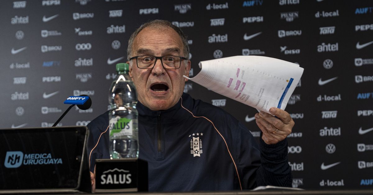 Bielsa contro tutti: “I calciatori guadagnano milioni e non sono mai concentrati”