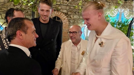 Haaland a Taormina, il bomber del City tra sfilata Dolce