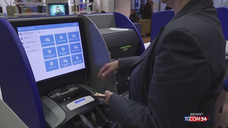 Piazza Affari vola ai massimi dal 2000, il risiko bancario spinge Milano - Tgcom24