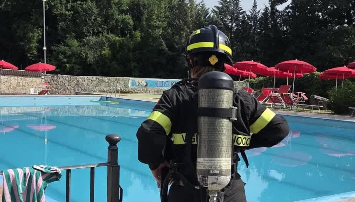 8 persone intossicate dalle esalazioni di cloro in piscina a Roma, grave un bambino di 5 anni: cosa sappiamo