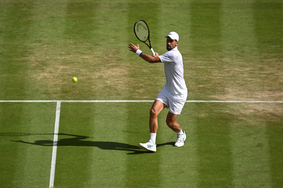 Infinito Novak Djokovic: sconfitto Auger-Aliassime al tie-break del quinto, sarà semifinale con Sinner