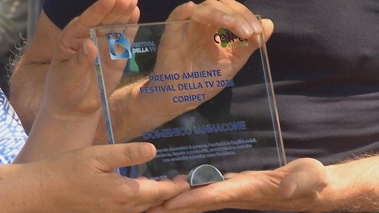 Festival TV di Dogliani, Coripet ha consegnato a Domenico Iannacone il premio Ambiente - Il Giornale dell'Umbria – il giornale on line dell'Umbria