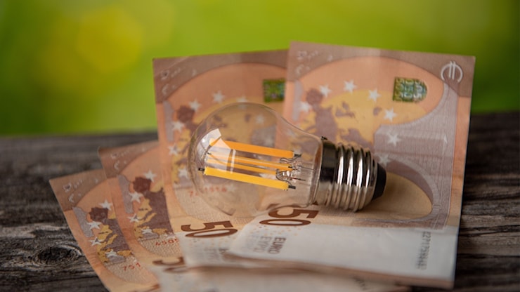 Al via il contributo volontario luce 2026: ecco i fornitori che lo erogano - www.altroconsumo.it