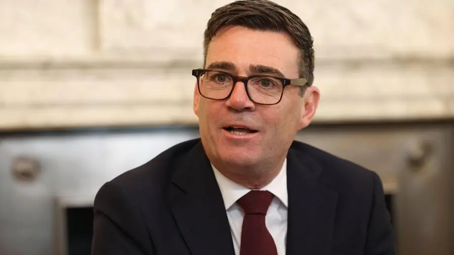 Burnham inciampa sulle bollette. E il nuovo governo ricorda già quello vecchio