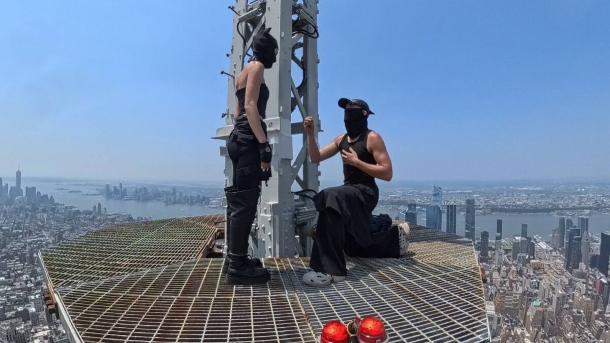 Prima della vetta dell’Empire State Building, la pubblicità per Diesel: la storia estrema dei climber Nikolau e Beerkus