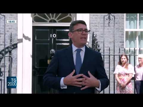 GB, inizia governo Burnham. Prima misura: taglia iva su bollette elettriche