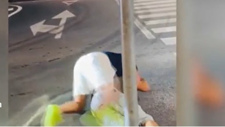 San Benedetto, l'aggressione e l'appello di don Gianni:Da uno sgombero la rabbia di chi ha perso tutto"