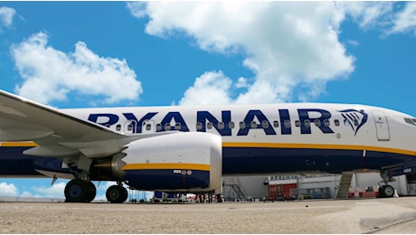 Ryanair lascia 13 aeroporti in Europa: le destinazioni cancellate e i motivi dei tagli