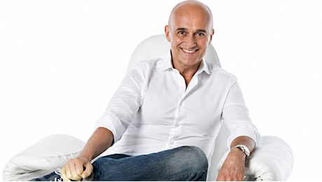 Alfonso Signorini e le foto inedite con gli ex gieffini