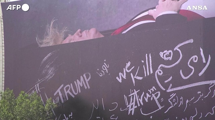 Teheran, nuovo murale con Trump in una bara: Lo uccideremo per vendicare Ali Khamenei - la Repubblica