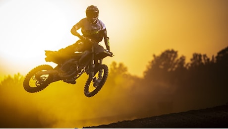 Triumph TF 250-X 2027, dalla MX2 alla serie: ecco come cambia la motocross campione del mondo