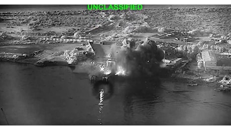Iran, Centcom: Avviati nuovi attacchi Usa e ripristinato il blocco navale - Trump sull'Iran: Attacchi continui, nel mirino centrali elettriche e ponti