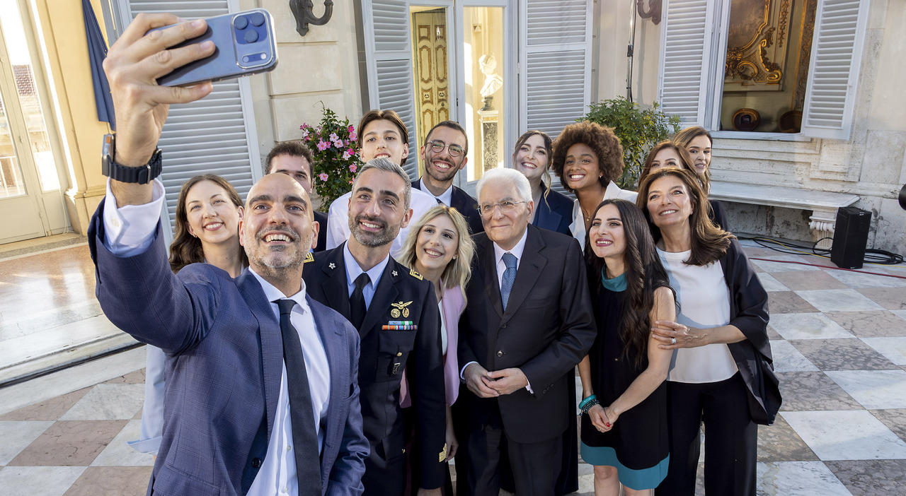 I giovani, la famiglia, lo spazio: le sfide dell’Italia del futuro. Il “manifesto” di Mattarella per la Repubblica che verrà