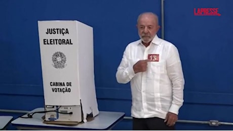 Lula vota al ballottaggio in Brasile: «Mai visto niente di simile»
