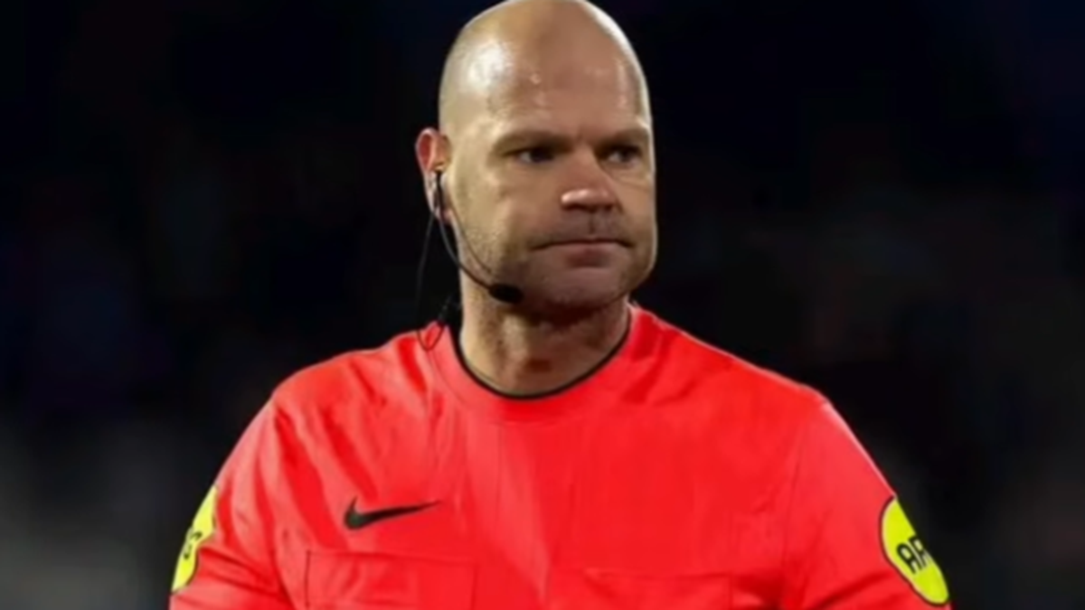 Lutto nel calcio, dramma in Olanda: morto a 38 anni l’arbitro Rob Dieperink