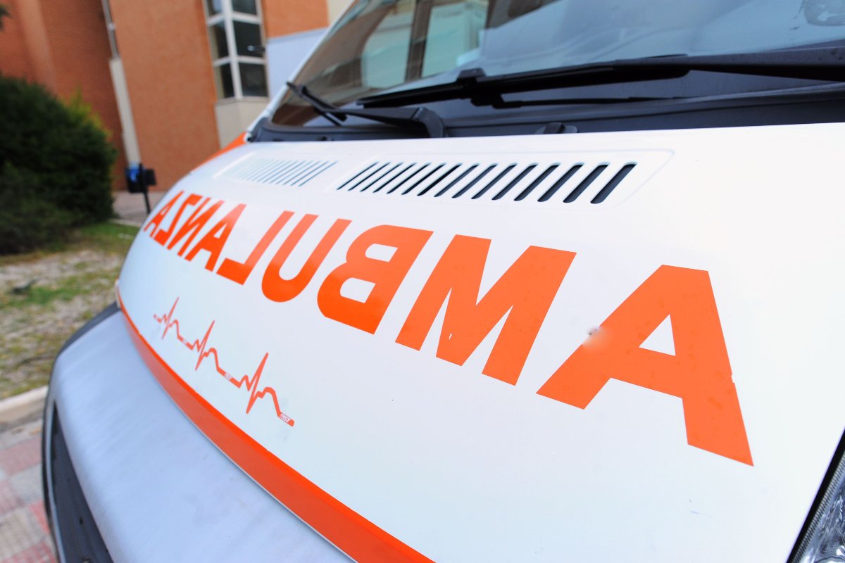 Camion travolge auto e squadra di soccorso: almeno 9 morti, ci sono anche due minori