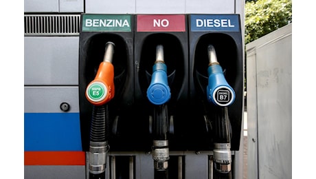 Carburanti ancora in rialzo: benzina self a 1,879 euro al litro
