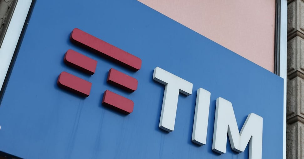 Focus su Tim-Poste nel giorno di avvio dell'Opas, per Labriola è un progetto industriale