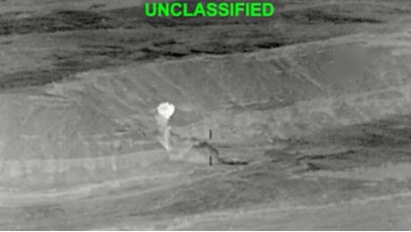Nuovi raid Usa in Iran, Trump accusa Teheran di violare la tregua. I Guardiani rivendicano gli attacchi contro Kuwait e Bahrein