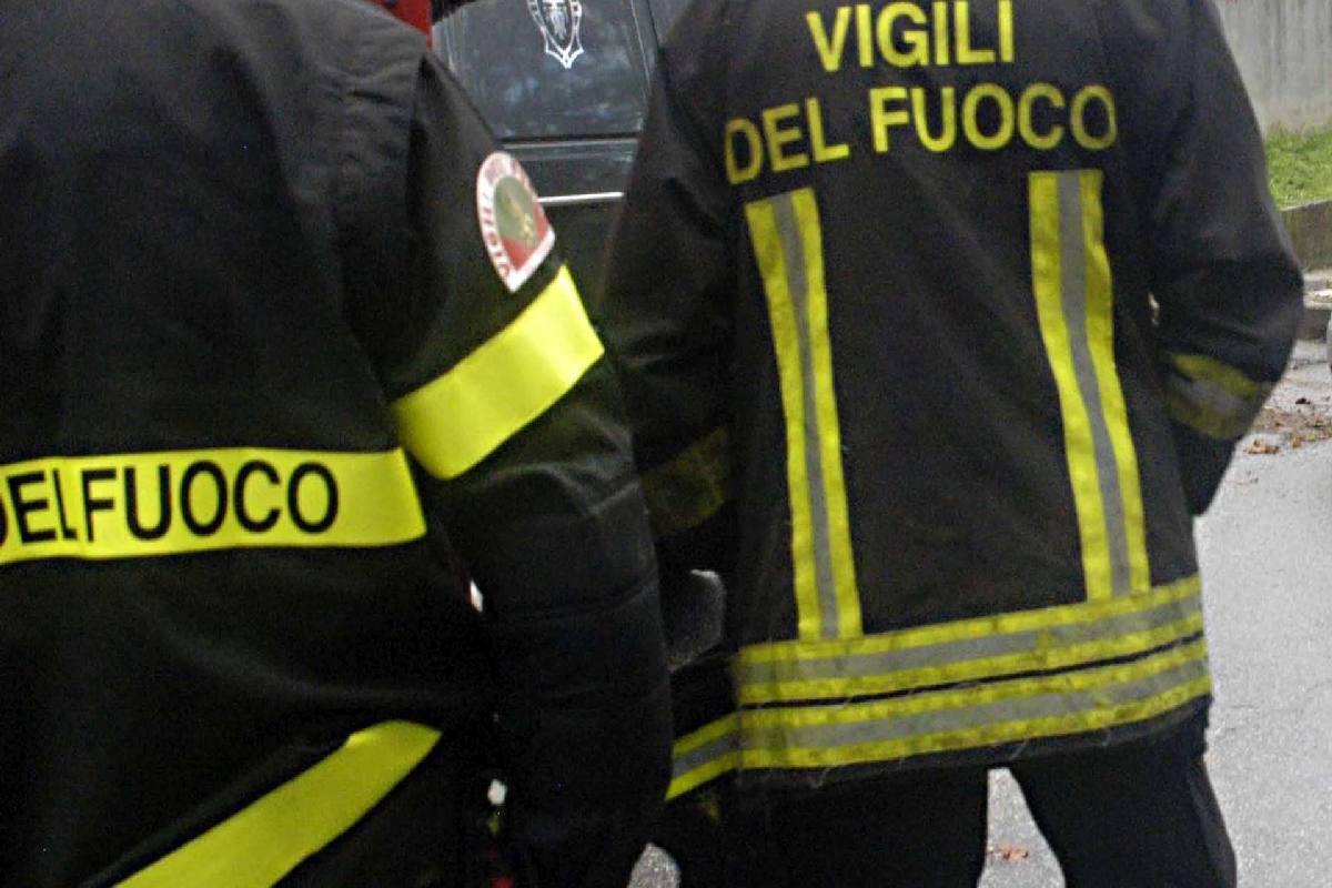 Incendio ospedale del mare domato, evacuati pazienti e personale: i danni e l’indagine