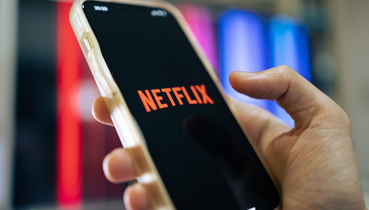 Nuove regole per Netflix: obbligo dell'inserimento dell'email anche per i profili oltre al primo