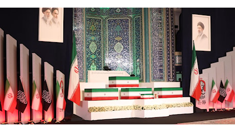 Raffica di attacchi tra Stati Uniti e Iran: oltre 80 obiettivi centrati, Teheran promette ritorsioni