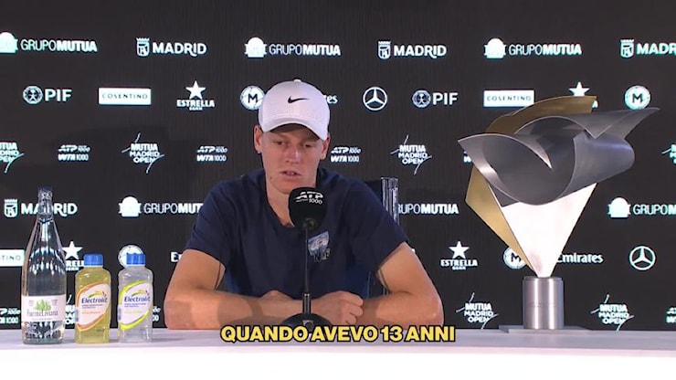 VIDEO Sinner conferenza stampa Madrid, le parole sulla mamma commuovono: È un esempio - La Gazzetta dello Sport