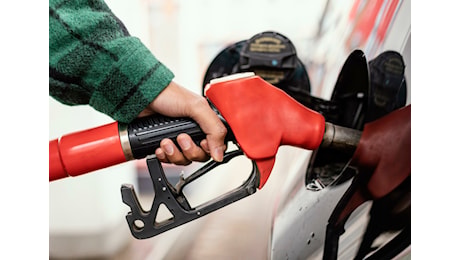 Carburanti, nuovo balzo dei prezzi con il Brent a 84 dollari. Le Marche restano la regione più economica