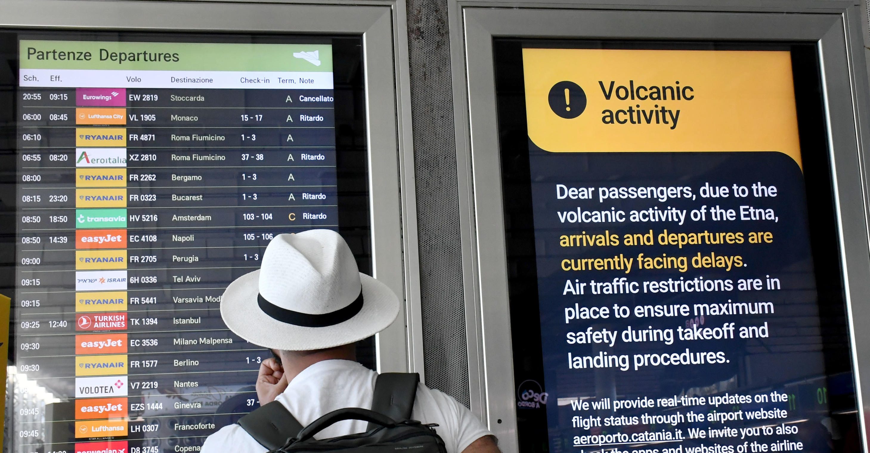 Etna ancora in eruzione, nuova previsione per l'aeroporto di Catania
