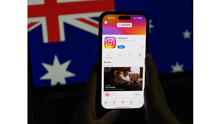 In Australia i minori di 16 anni protestano per il blocco dei social: «No alla censura». La corsa alle app alternative - Corriere della Sera