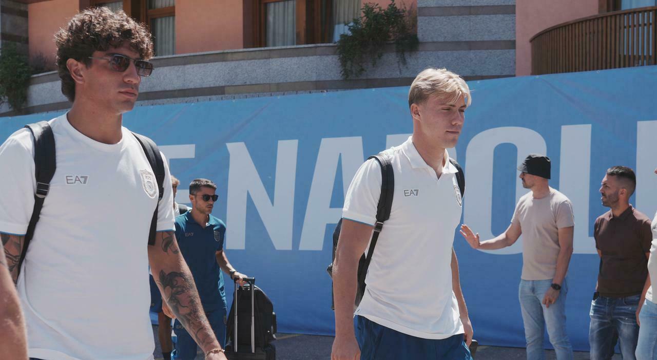 Napoli, primo giorno di ritiro a Dimaro: doppietta di Hojlund, le mosse di Allegri
