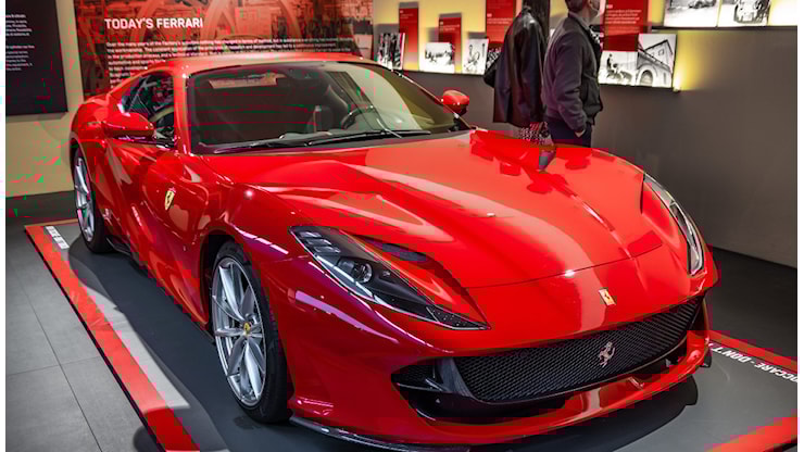 Ferrari ricompra 2,1 milioni di euro in azioni, ma il titolo crolla in Borsa - QuiFinanza